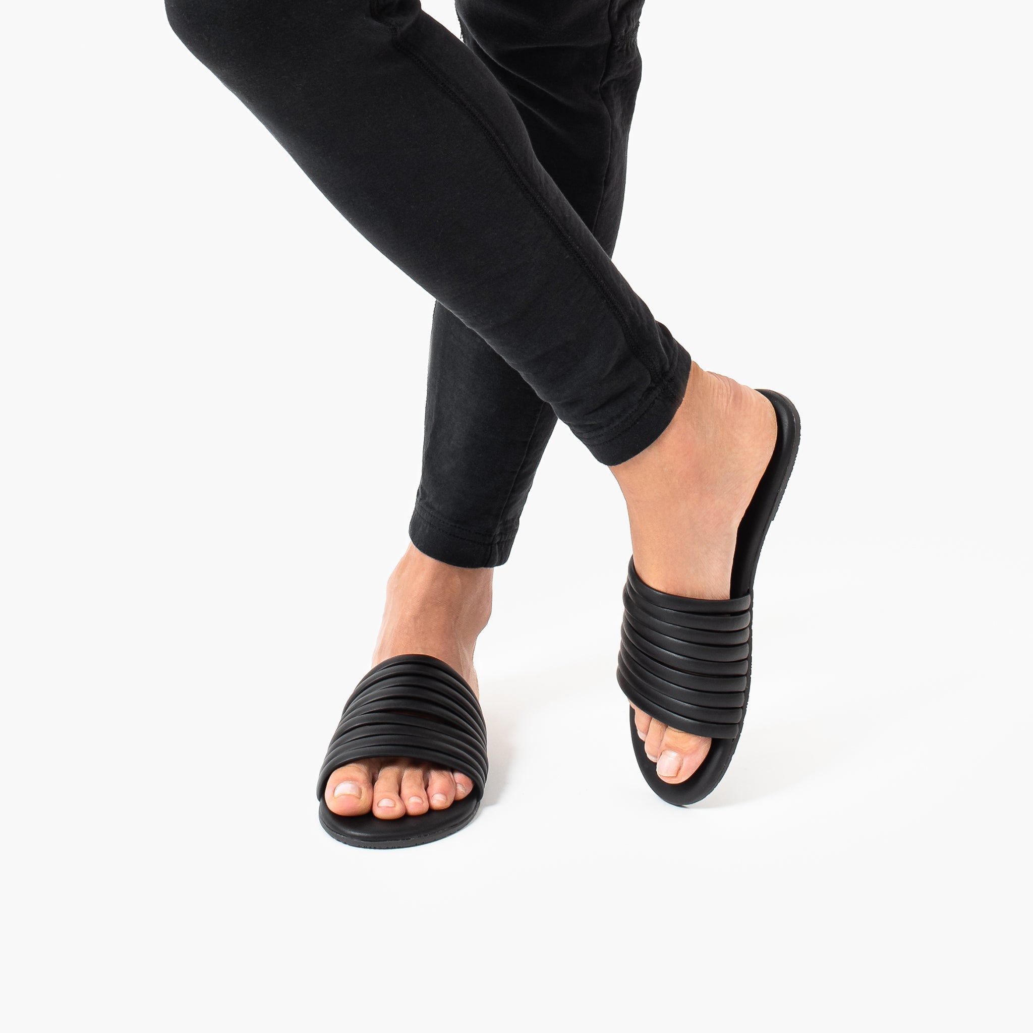 Women's TKEES Caro Slides Black | MQLIS3518