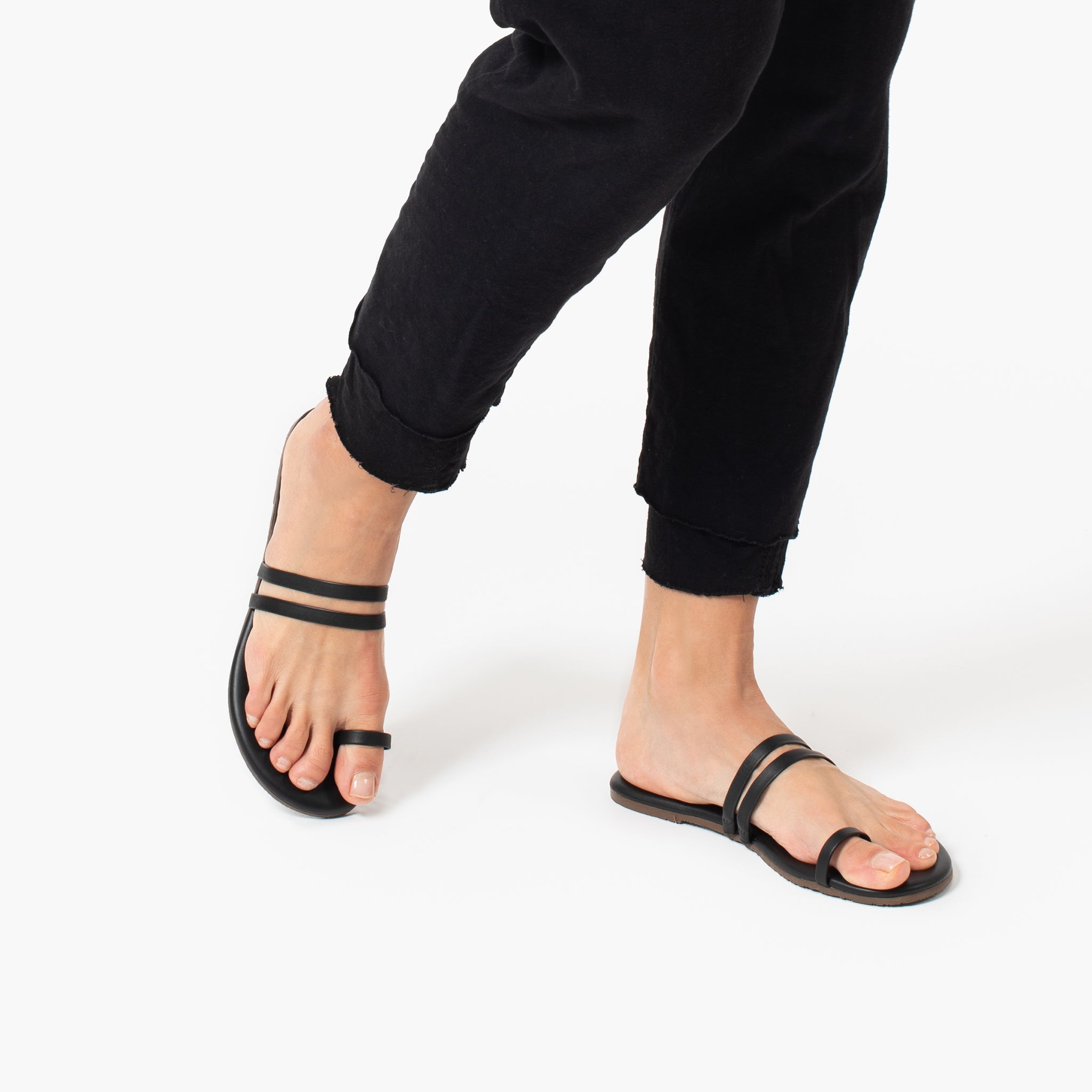 Women's TKEES Leah Sandals Black | JMPUH8264