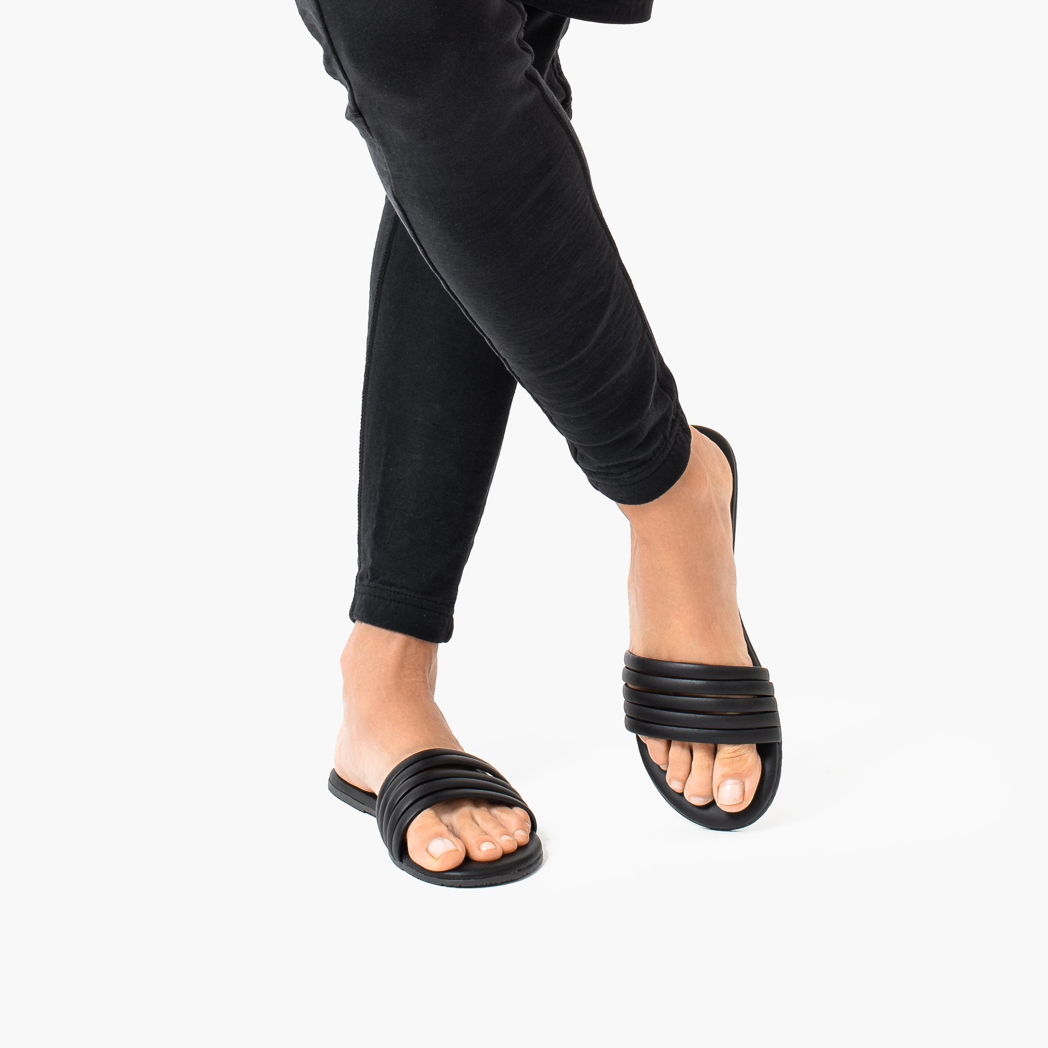 Women's TKEES Serena Sandals Black | FICAL5468